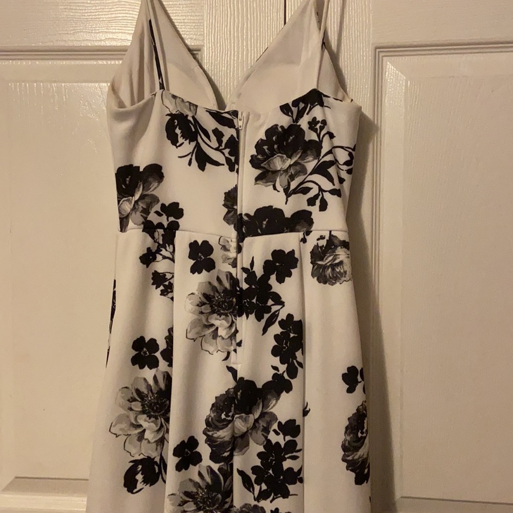 Gorgeous prom dress. Only wore once - Picture 4 of 4